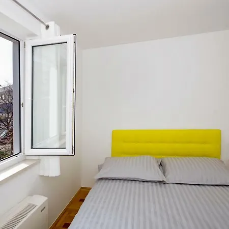Apartment Gg