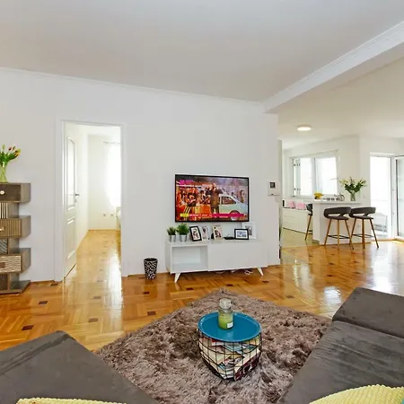 Gg Apartment *